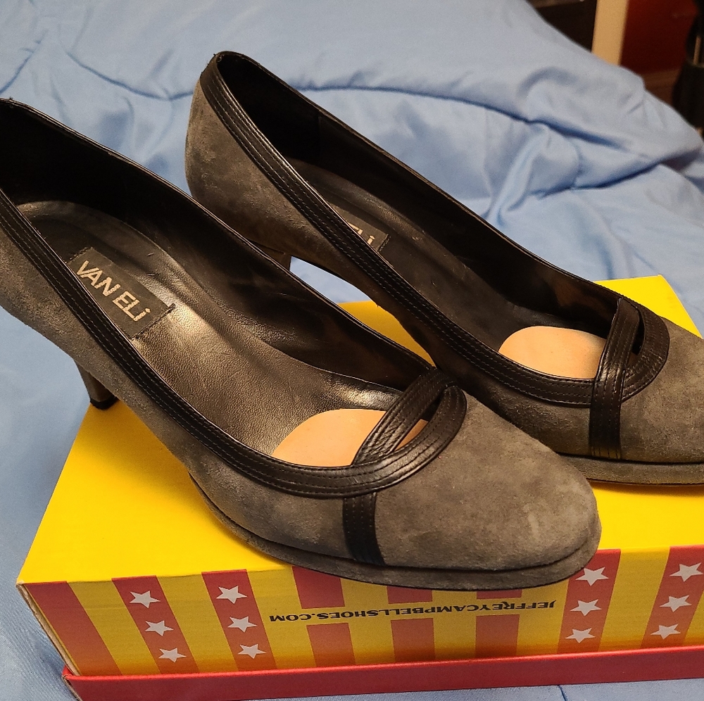 Van Eli Grey Suede Black Trim All Leather Pumps 10